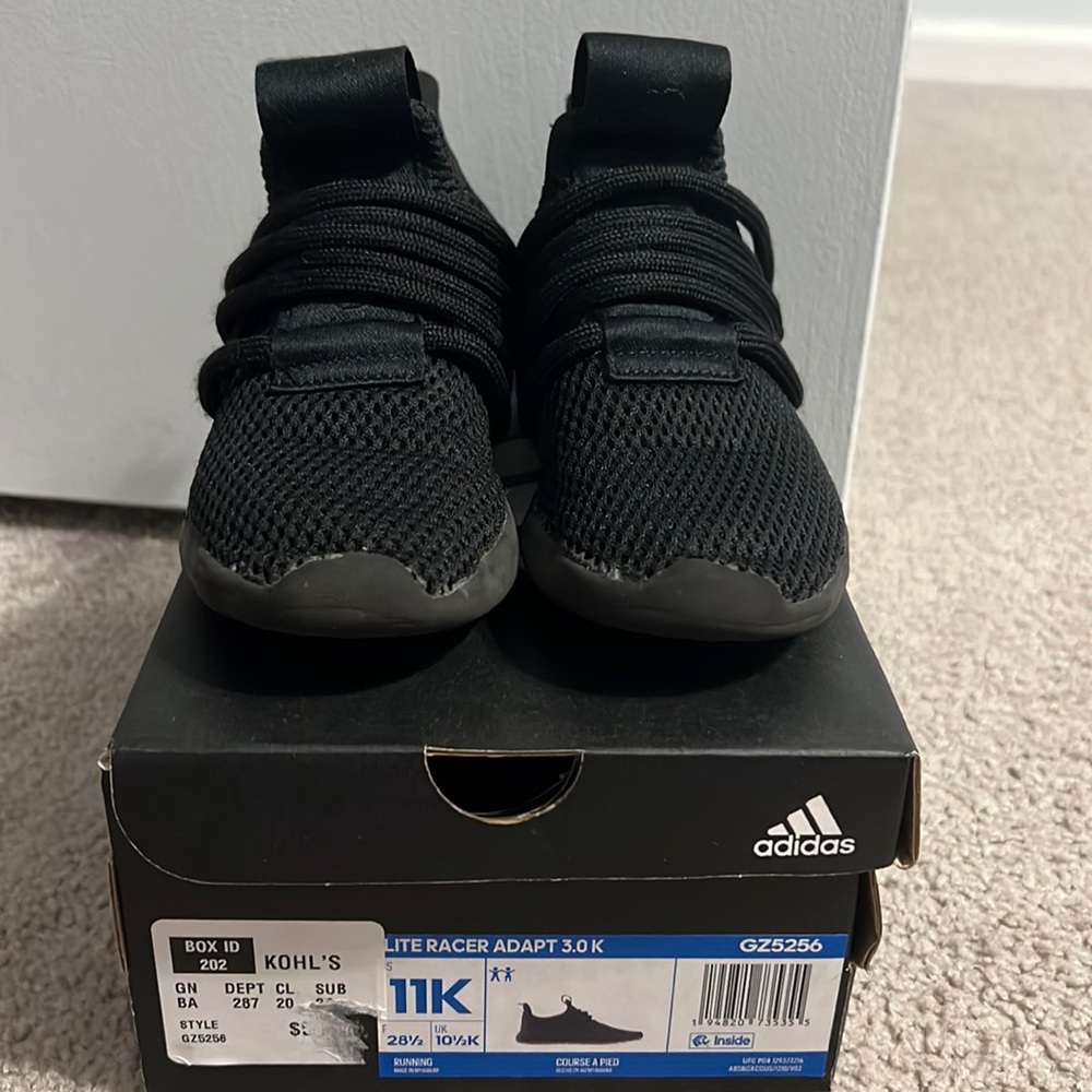 adidas Sneakers